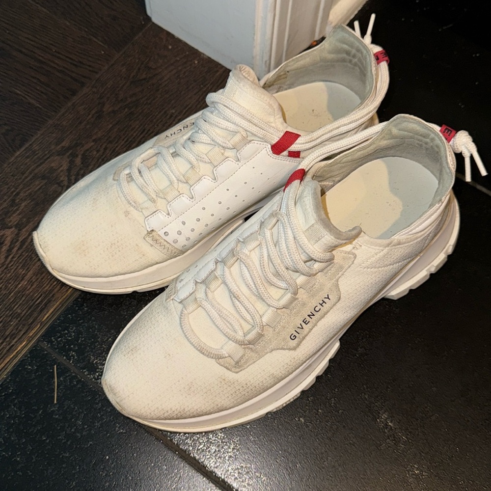 Authentic Givenchy sneakers sold out and hard to find 39